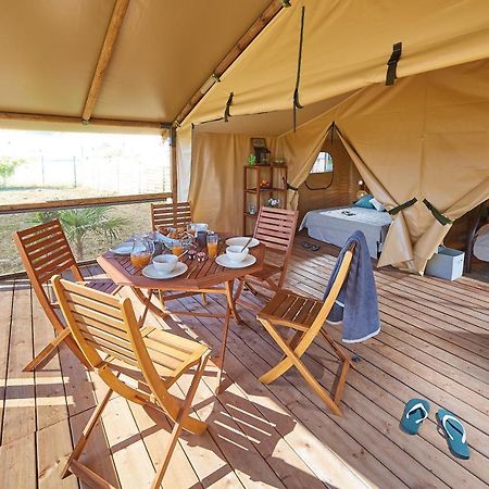 Camping Des Papillons Lalizolle Exterior foto