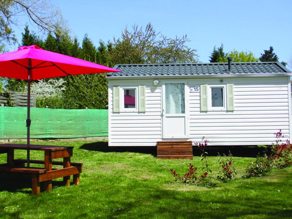 Camping Des Papillons Lalizolle Exterior foto