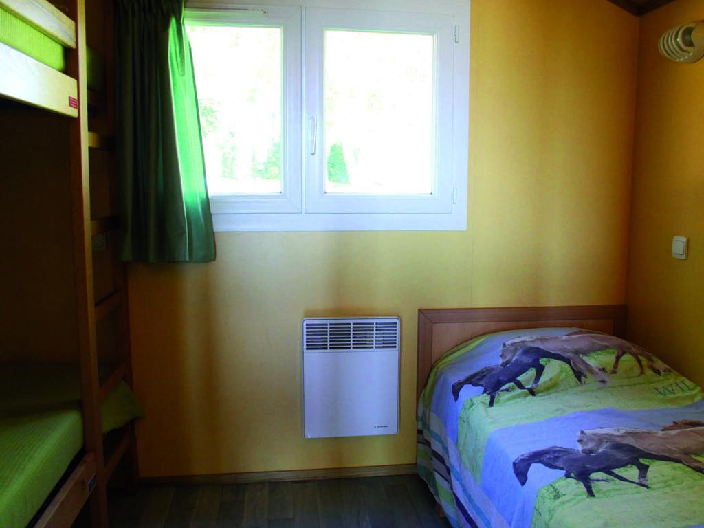 Camping Des Papillons Lalizolle Exterior foto
