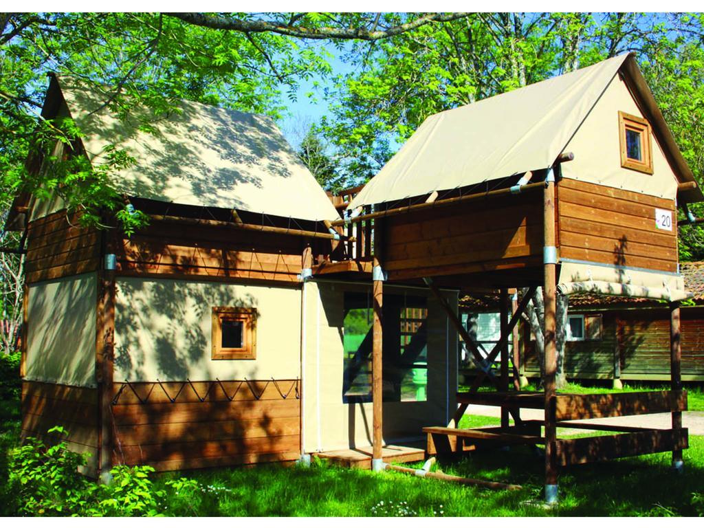Camping Des Papillons Lalizolle Exterior foto