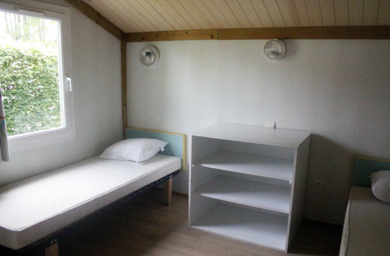 Camping Des Papillons Lalizolle Exterior foto