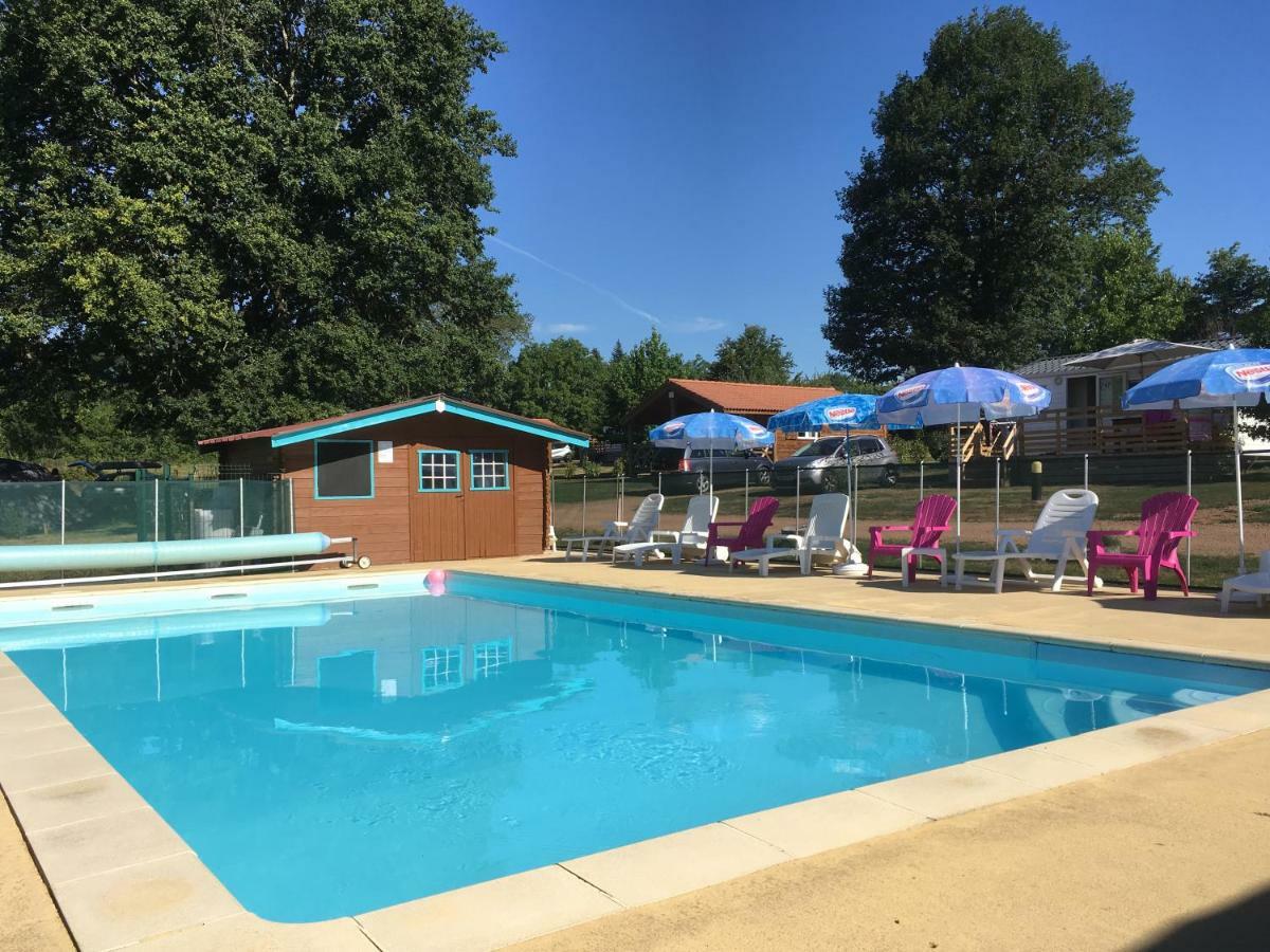Camping Des Papillons Lalizolle Exterior foto