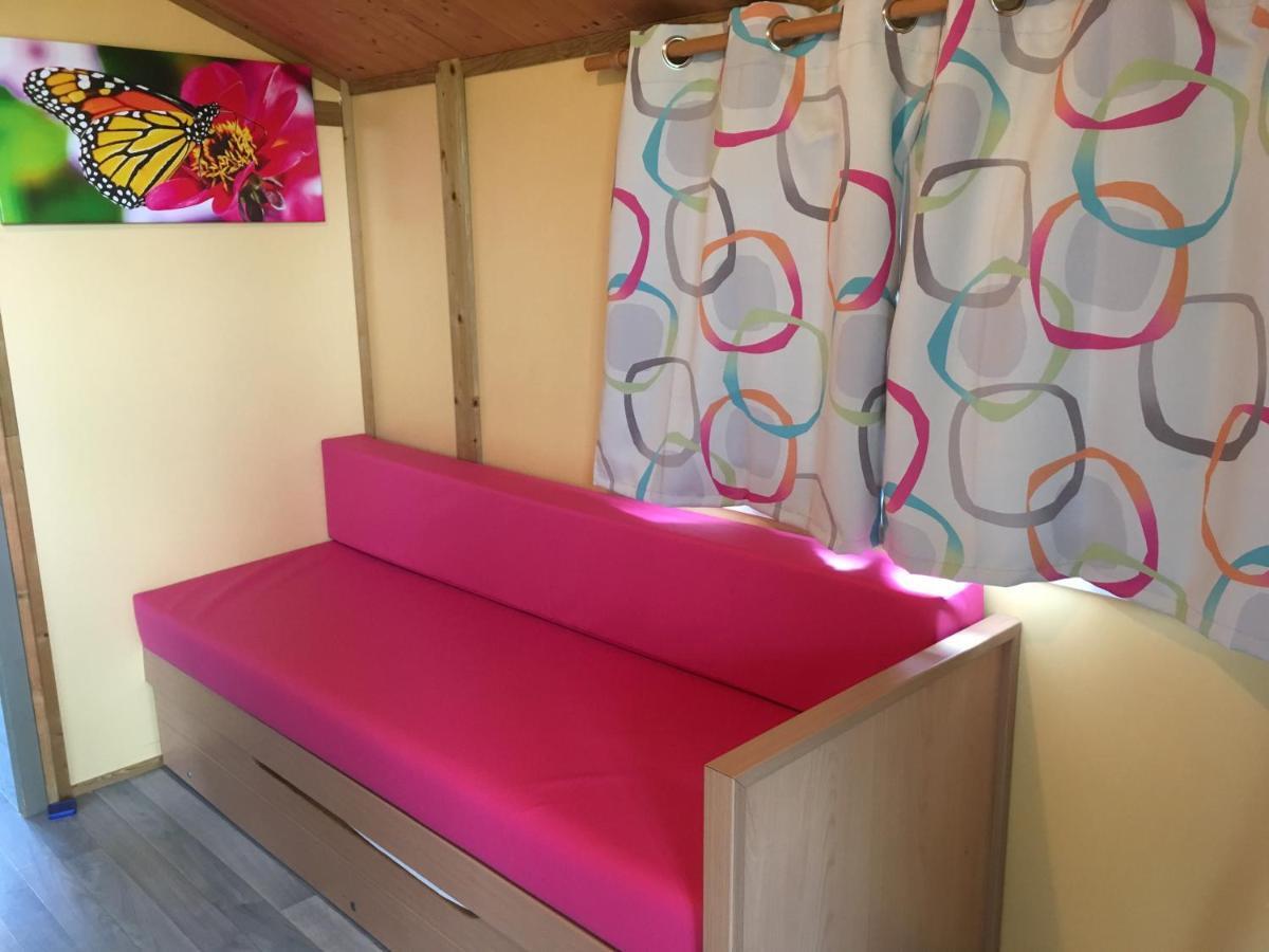 Camping Des Papillons Lalizolle Exterior foto