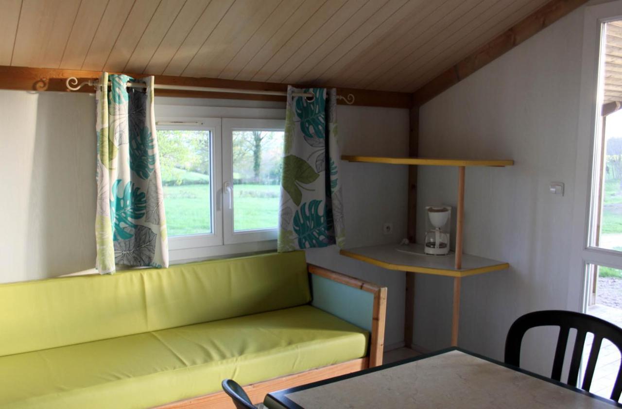 Camping Des Papillons Lalizolle Exterior foto